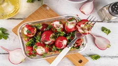 Hit sezóny – předkrm „rozbitá ředkvička“: recept, ze kterého jsou všichni nadšení